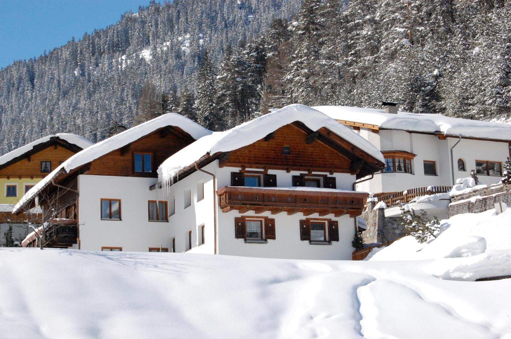 Haus Oberland Acomodação com café da manhã Sankt Anton am Arlberg Exterior foto